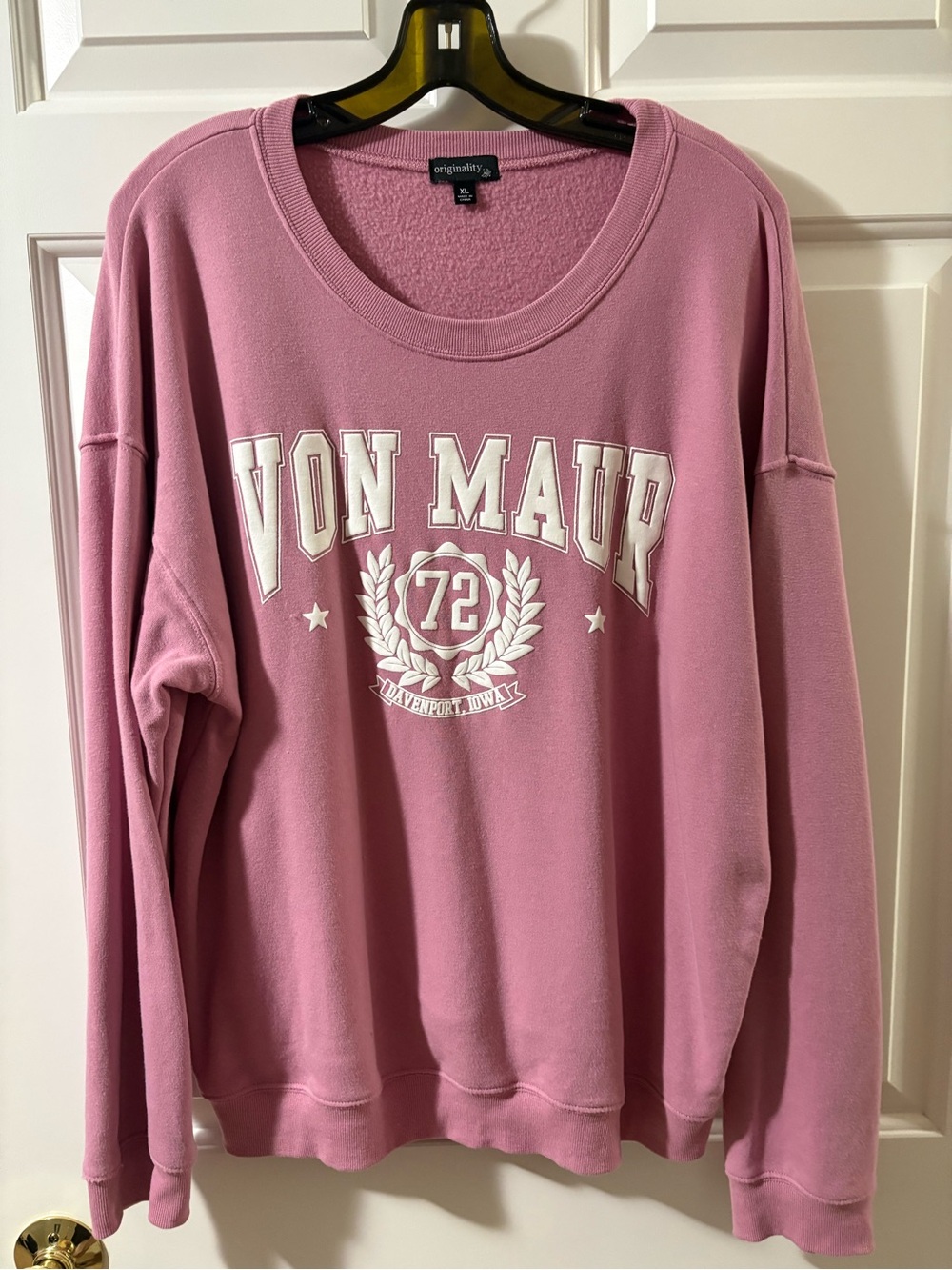 Von Maur Pink Crewneck Sweatshirt